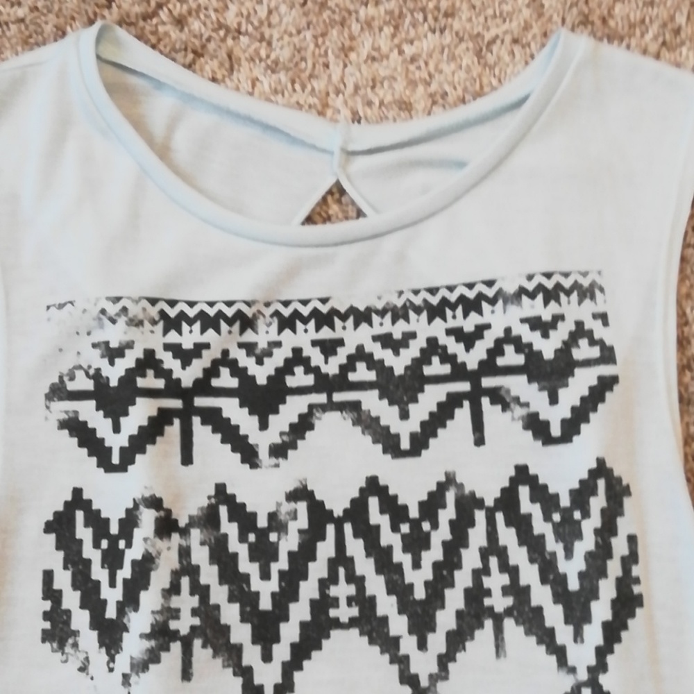 Cutout Summer Tank - Picture 2 of 5